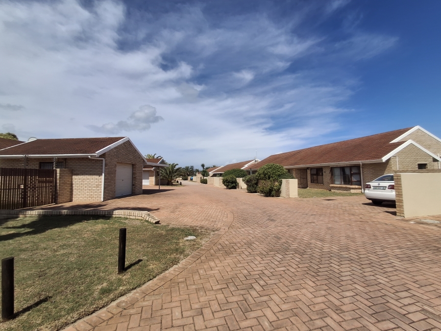 2 Bedroom Property for Sale in Summerstrand Eastern Cape